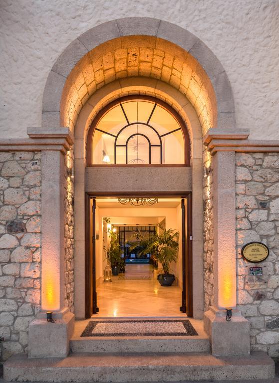 Luce Design Hotel - Special Category Алачати Экстерьер фото